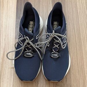 New Balance Men's Dark Blue Athletic Shoes 🌶️